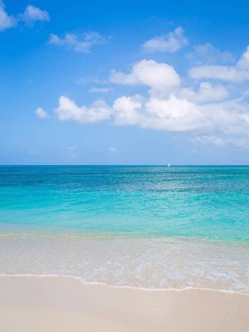 Beach Living At Island Pine Villas George Town Buitenkant foto