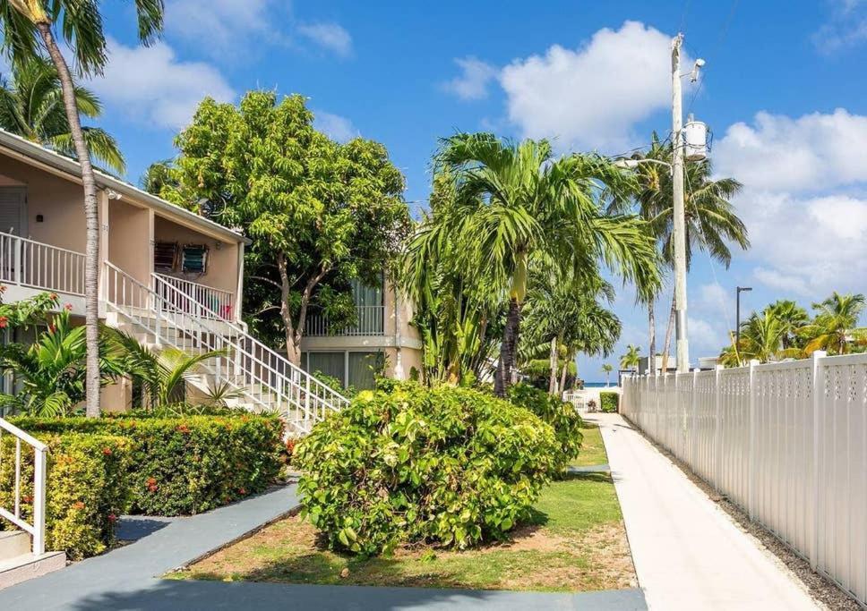 Beach Living At Island Pine Villas George Town Buitenkant foto